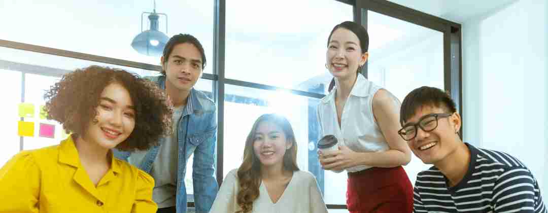 与全球最佳雇主  巨星国际光电<br>
一起探索未来职涯可能