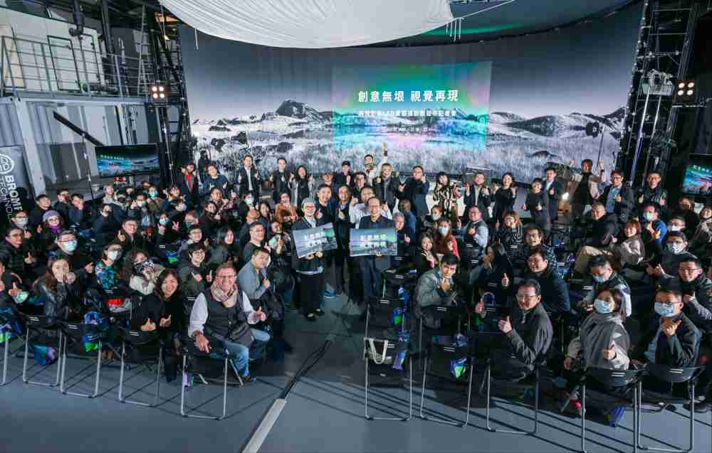 再现影像LED虚拟制作摄影棚整合拍摄场景、、内容制作、、、、技术指导到设备租借一站式服务，，，，可望提升LED虚拟制作的影视效能，，，，进而产出更多高质量细致作品