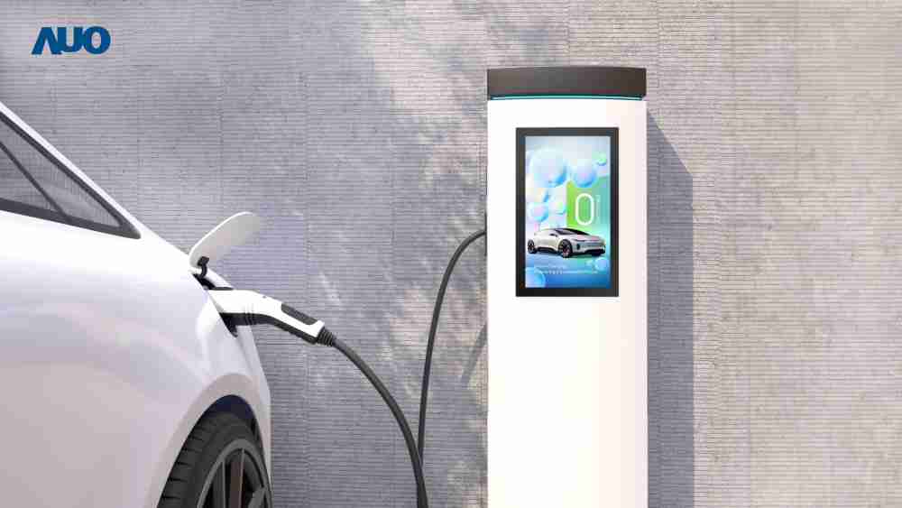 友達〝EVSE車用充電樁解決方案〞專為電動汽車充電樁設計，，，，具有高亮度、、、、克服戶外艱難環境的耐溫、、耐紫外線等特性，，，，並搭載散熱性及擴充性強的高效能工業電腦，，，可實現人機互動訴求，，，如資訊顯示、、、、支付等應用