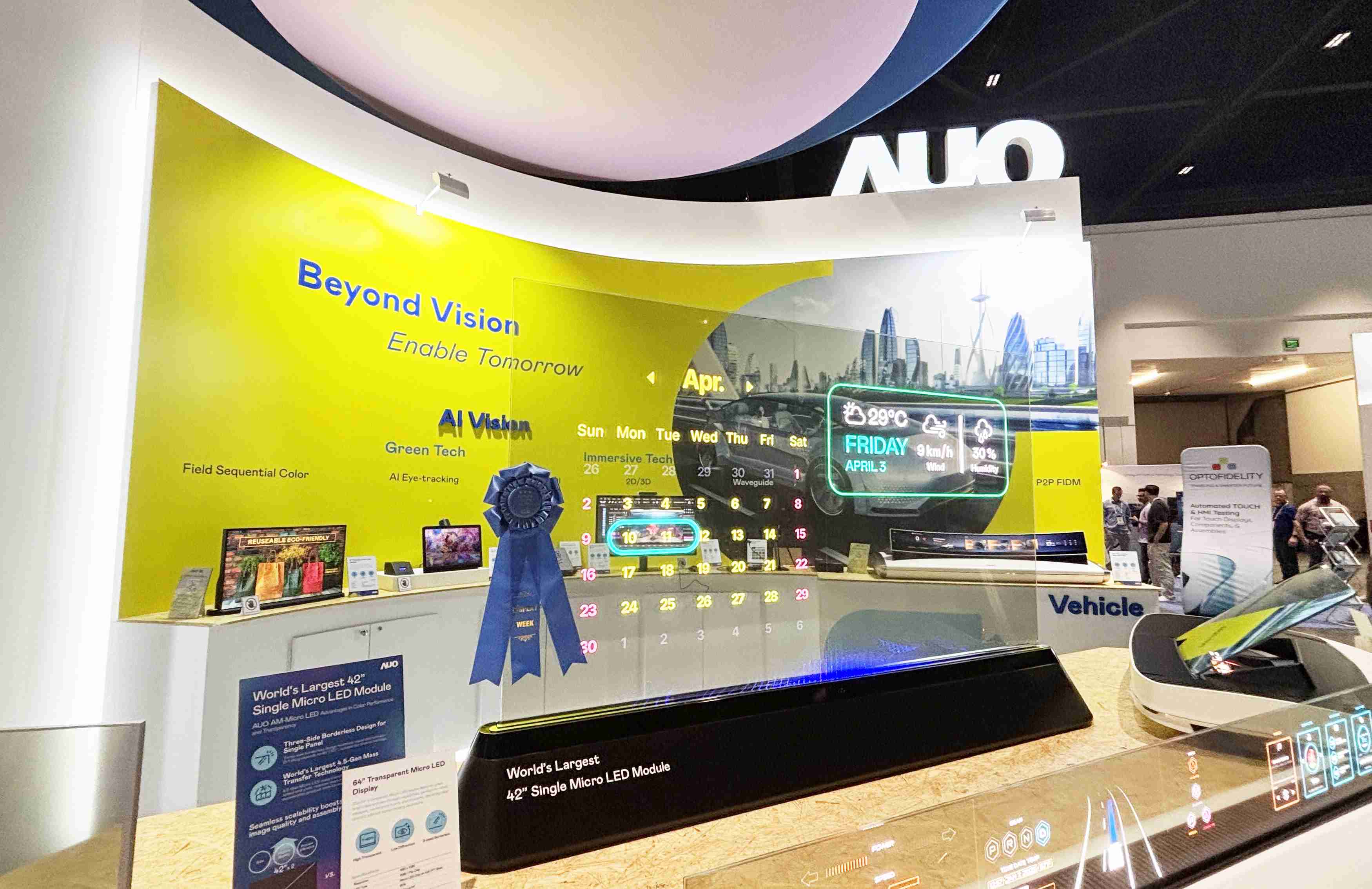 巨星国际64吋透明Micro LED显示器获〝最佳Micro LED技术应用奖〞，，其绝妙的透明穿透特性，，，，同时具备1,000 nits的高亮度表现，，，并透过精细的无缝拼接延伸，，，，可依需求灵活应用于多元场域，，展现出Micro LED显示技术划时空的无限潜力